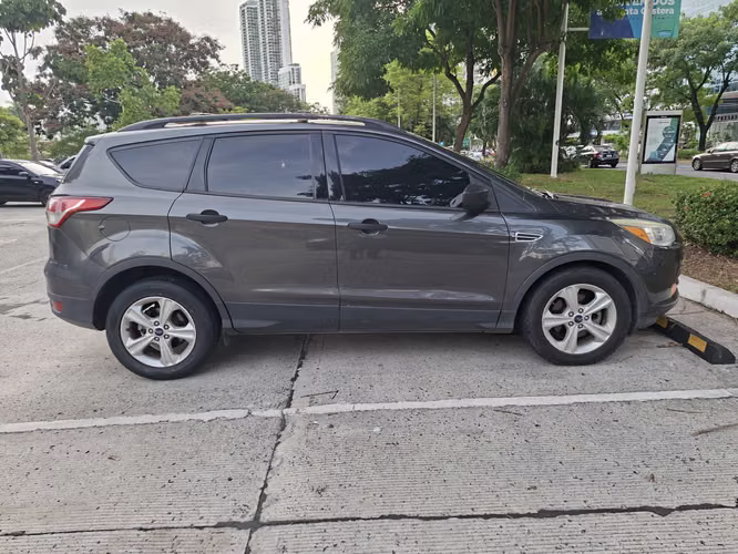 Ford Escape 2015 full cuidada - precio negociable