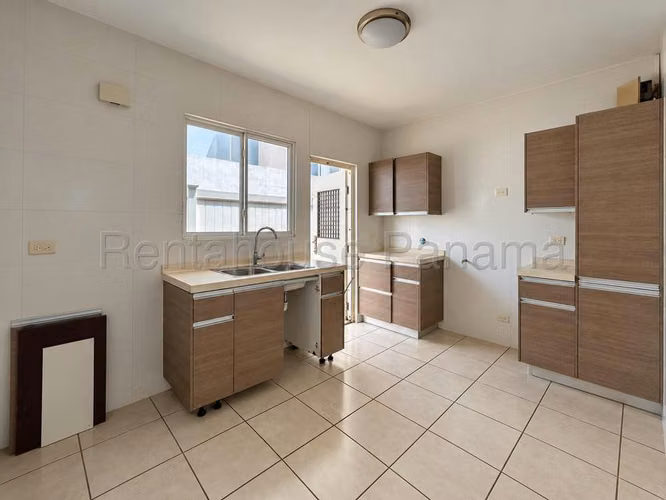 VENTA DE CASA EN BRISAS DEL GOLF  - Imagen 5
