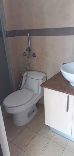 Alquilo apartamento en San Francisco, Linea Blanca, 2 recamaras, 110m2.
