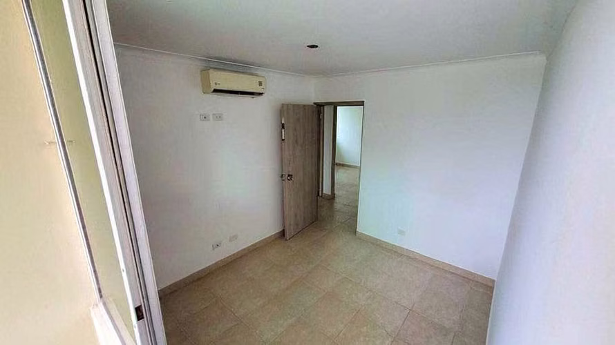 VENTA DE APARTAMENTO EN PISO BAJO CON AMPLIA TERRAZA EN COSTA DEL ESTE I 3 RECAMARAS - Imagen 11
