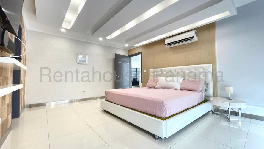 Venta Apartamento Amoblado Remodelado 2 Recámaras 106 m² Costa del Este - ALYC 26-5948