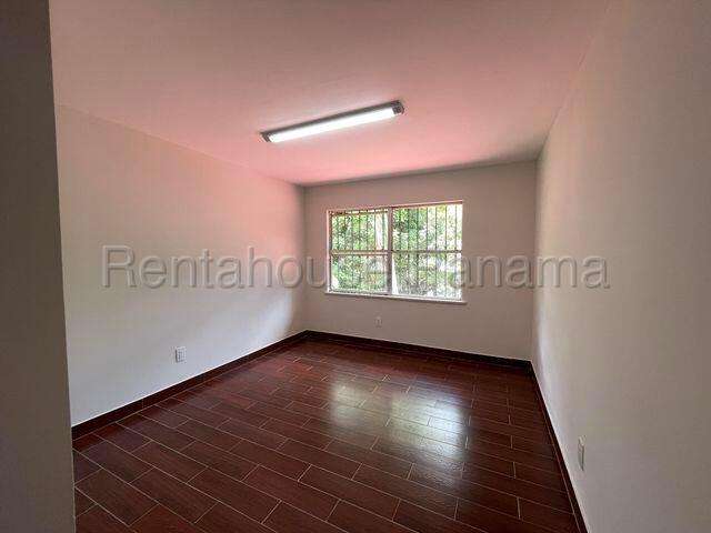 H8887GRR Venta de Casa en Clayton 