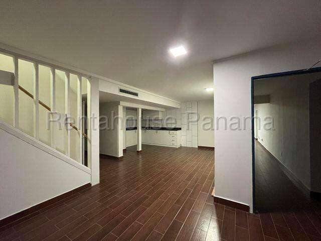 H8887GRR Venta de Casa en Clayton 