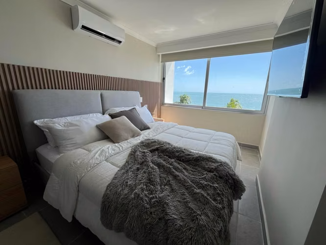 Apartamento amoblado con vista al mar y aprobación Airbnb