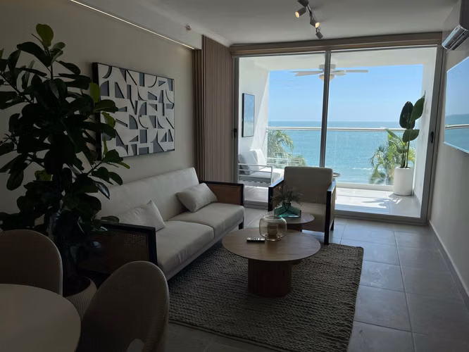 Apartamento amoblado con vista al mar y aprobación Airbnb