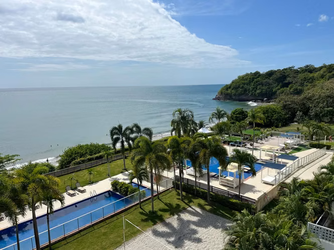 Apartamento amoblado con vista al mar y aprobación Airbnb