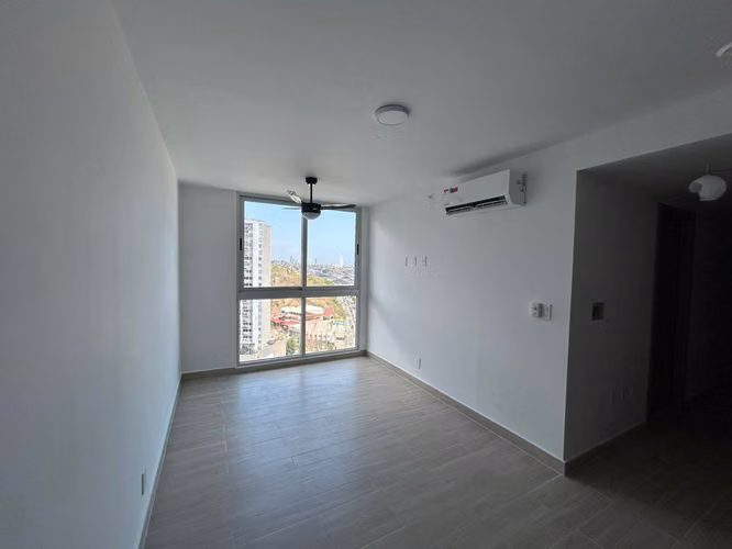 ALQUILER DE APARTAMENTO EN EL BOSQUE - Imagen 4