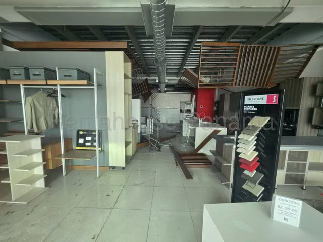 VENTA DE LOCAL COMERCIAL EN VISTA HERMOSA  - Imagen 8