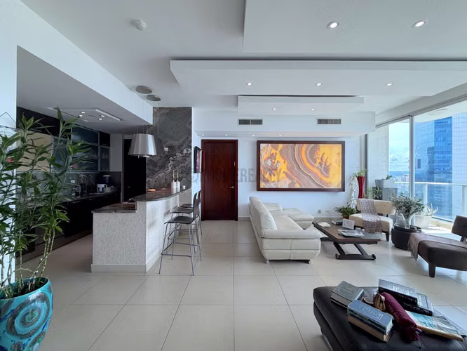Apartamento de 1 Recámara en Venta en Punta Pacífica, Ciudad de Panamá – 130 m² con Amplias Amenidades - Imagen 2