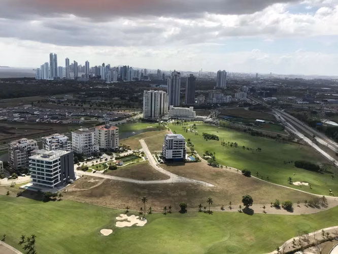 Venta Apartamento 3 Recamaras 306 m2 Solo 2 por Piso Santa Maria - ALYC 26-9171