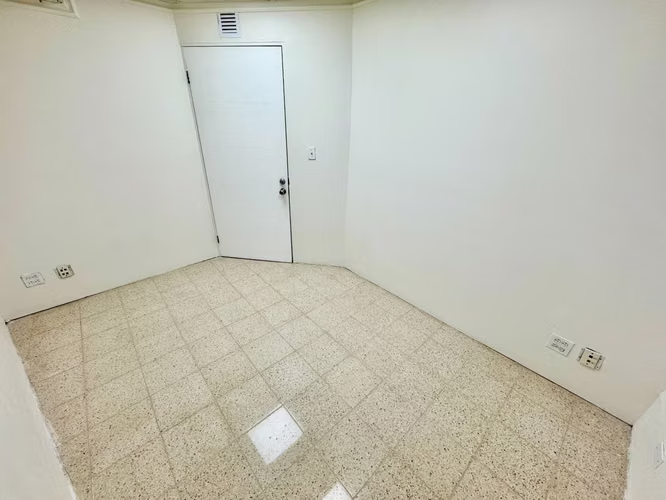 Oficina de 9.20 m² en primer piso · Plaza Paitilla · 47E - Imagen 2