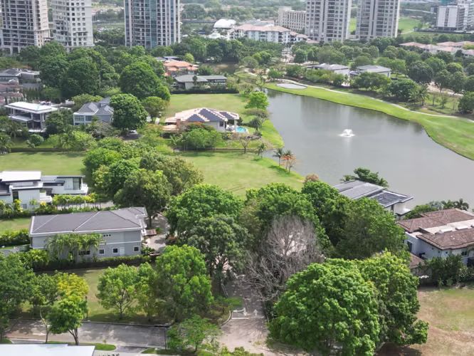 Venta de Terreno en Santa María, Island Estates, 1,770m² - Imagen 2