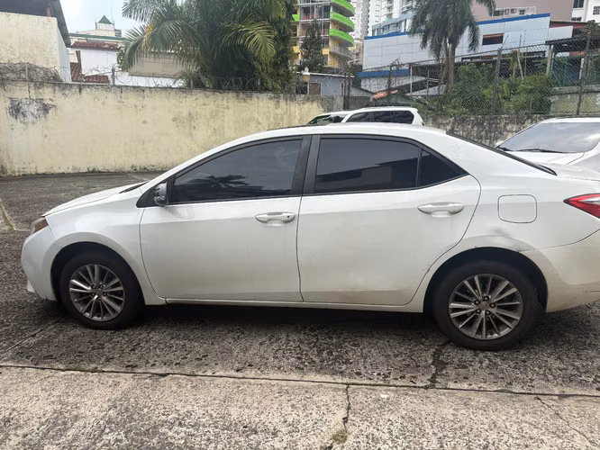 VENDO TOYOTA COROLLA 2015 LE - Imagen 3