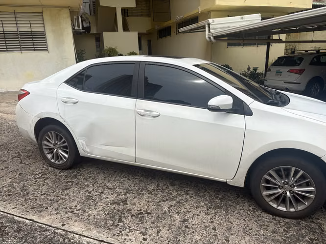 VENDO TOYOTA COROLLA 2015 LE - Imagen 4