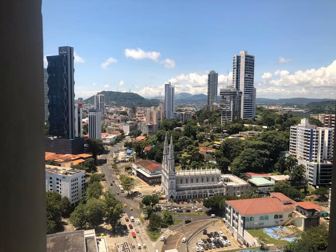 SE ALQUILA | PLANTA COMPLETA DE OFICINAS – PH TORRE BANCO DELTA - VG