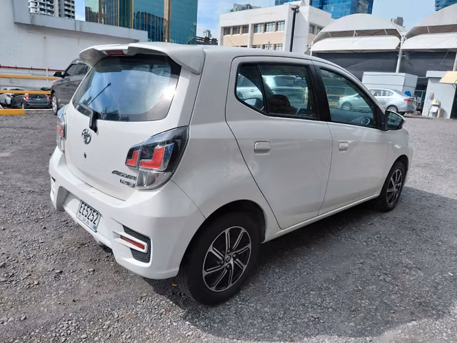 ATOYOTA AGYA 2022 AUTOMATICO FINANCIAMIENTO DISPONIBLE 