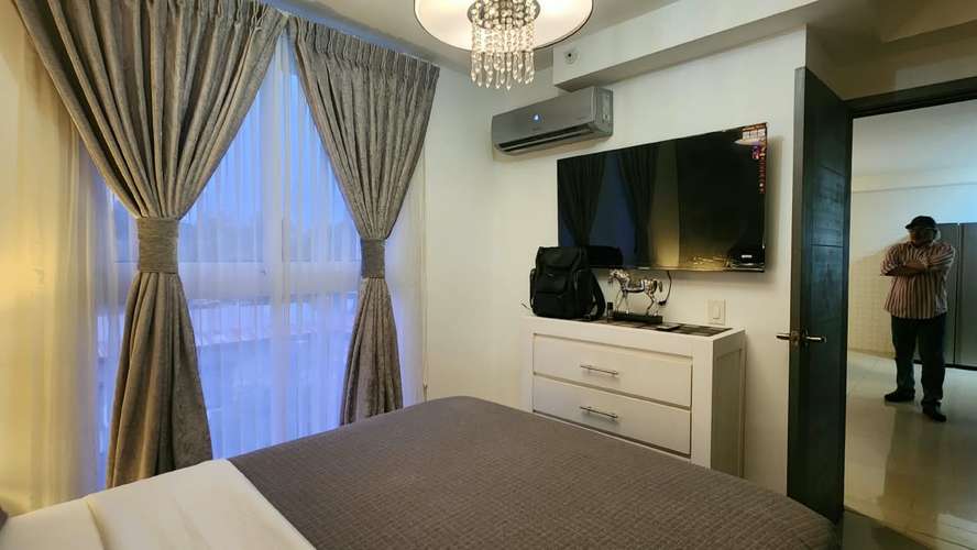 Se Alquila céntrico apartamento amoblado