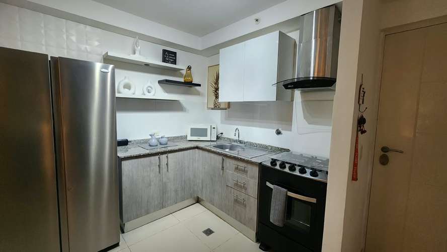 Se Alquila céntrico apartamento amoblado