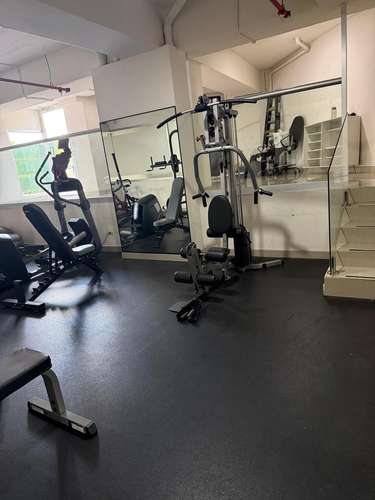Se Alquila céntrico apartamento amoblado
