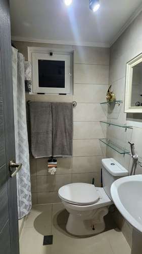 Se Alquila céntrico apartamento amoblado
