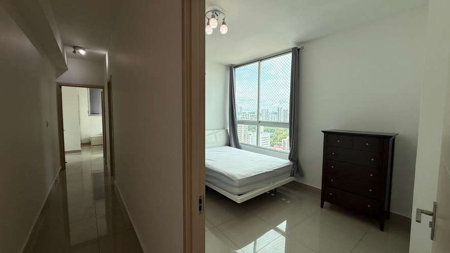 Se alquila Apartamento, 2 recámaras, 2 baños, a pasos del parque Omar  