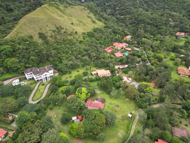 Venta de Casa en El Valle de Antón, 9,300m2 de terreno y 450m2 de construcción - Imagen 19