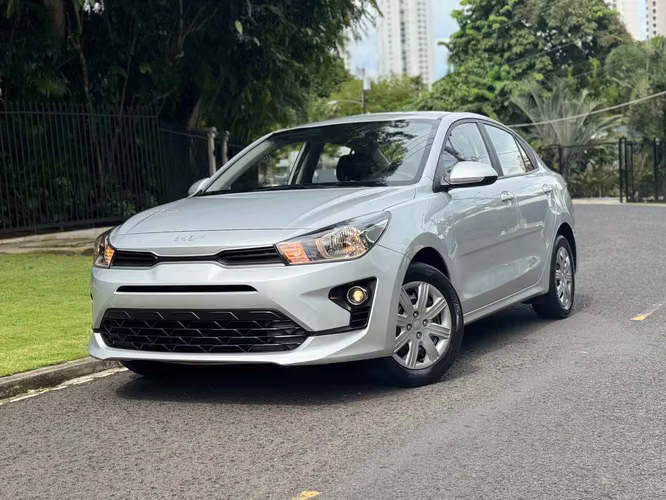 Kia Rio Año 2023, Automatico ~ Version Semi Full     - Imagen 3