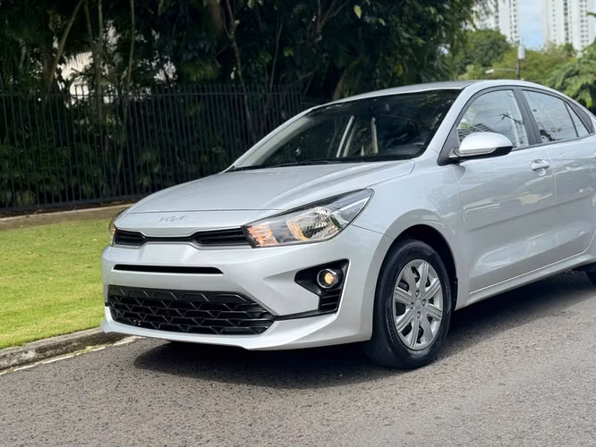 Kia Rio Año 2023, Automatico ~ Version Semi Full     - Imagen 7