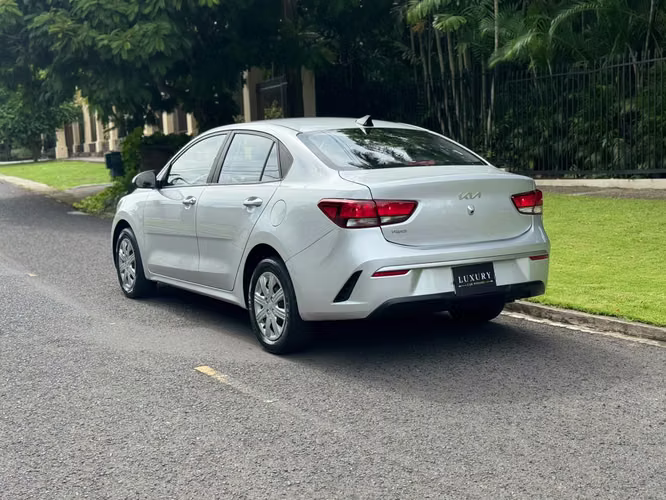 Kia Rio Año 2023, Automatico ~ Version Semi Full     - Imagen 9