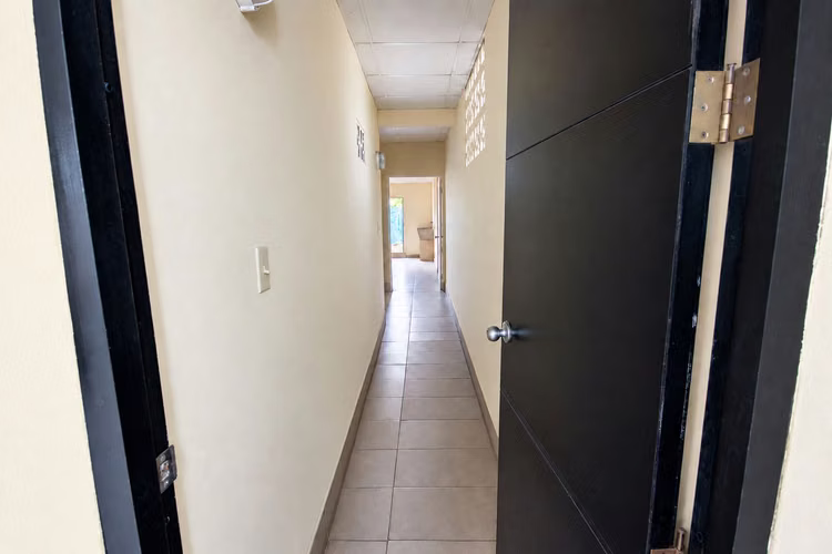CASA EN VENTA EN EL CENTRO DE CHITRÉ – $75,000 - Imagen 6