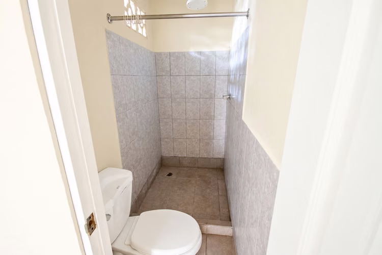 CASA EN VENTA EN EL CENTRO DE CHITRÉ – $75,000 - Imagen 9