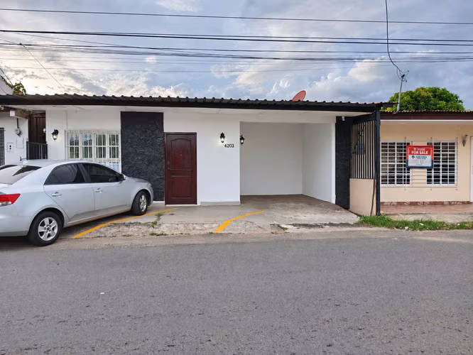 CASA EN VENTA EN EL CENTRO DE CHITRÉ – $75,000 - Imagen 17