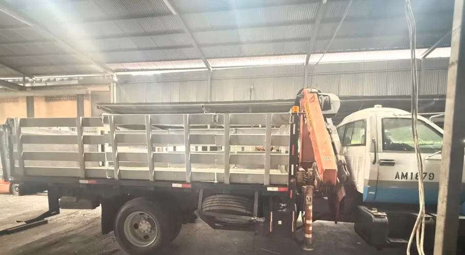 CAMION DE CARGA GMC CON GRUA INCORPORADAPALFINGER PK9001 (NEGOCIABLE) - Imagen 5
