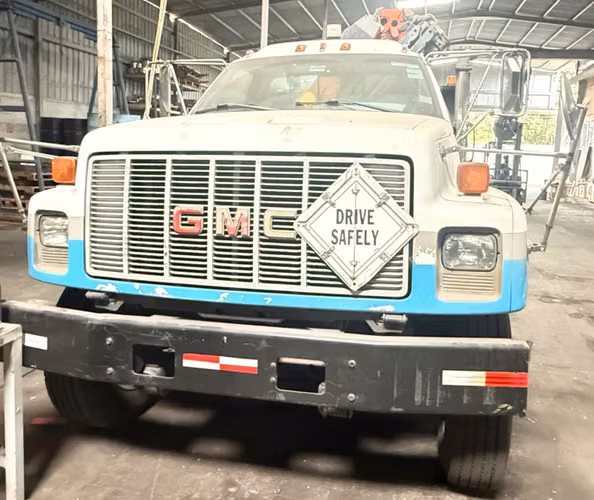 CAMION DE CARGA GMC CON GRUA INCORPORADAPALFINGER PK9001 (NEGOCIABLE)