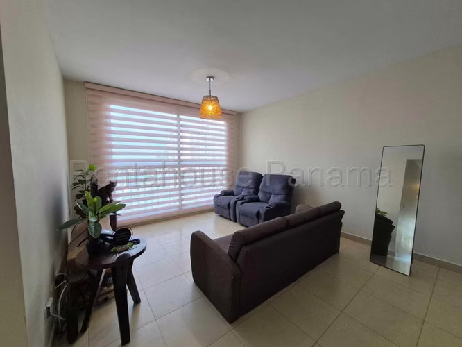Venta de apartamento en Versalles AK - Imagen 2