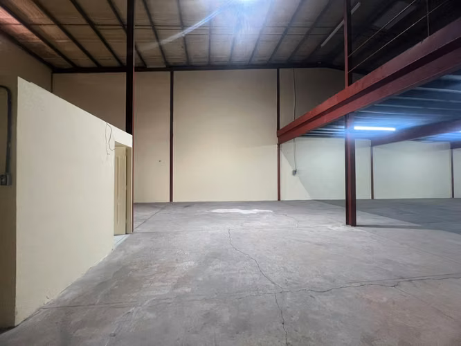 Galera de 535 mts en Llano Bonito con Mezzanine  - Imagen 2