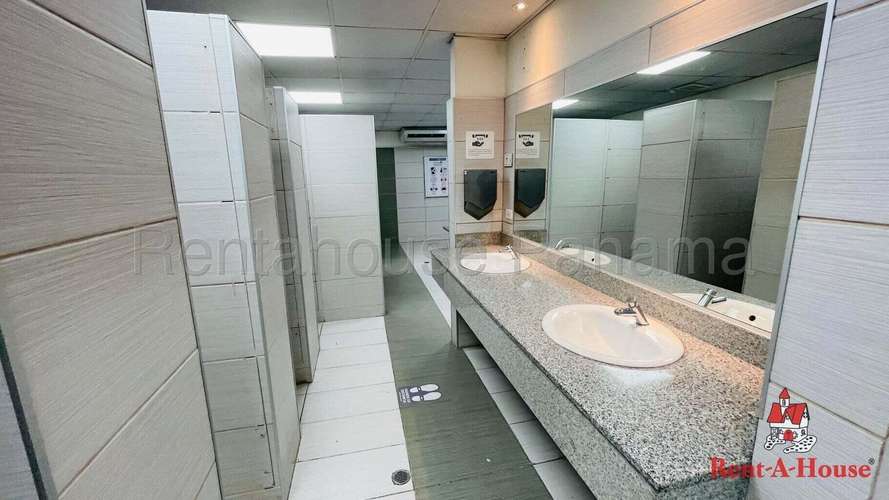 Local Comercial en Alquiler en Dos Mares SYH