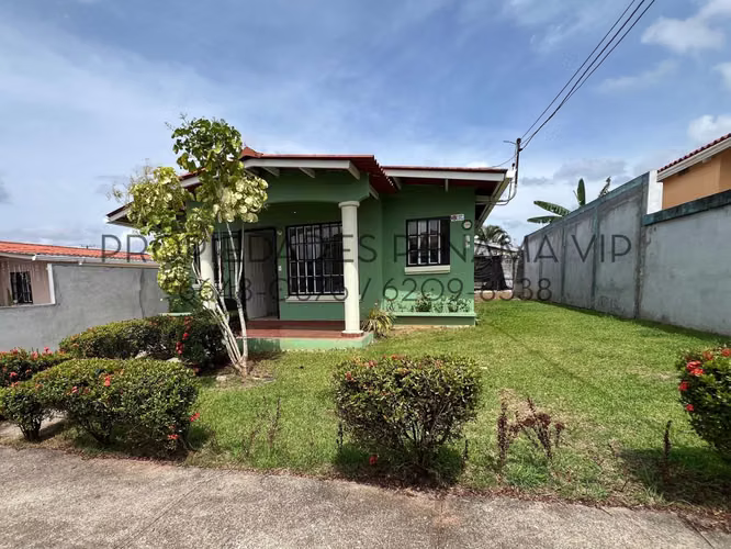 CASA para la VENTA en La Chorrera, Valle Dorado 