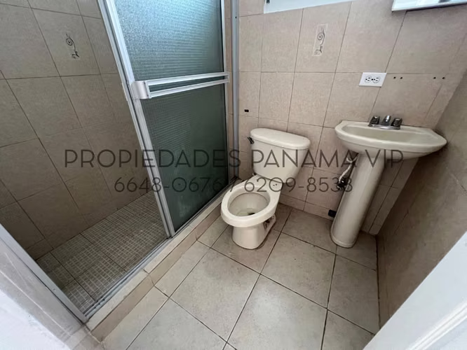 CASA para la VENTA en La Chorrera, Valle Dorado 