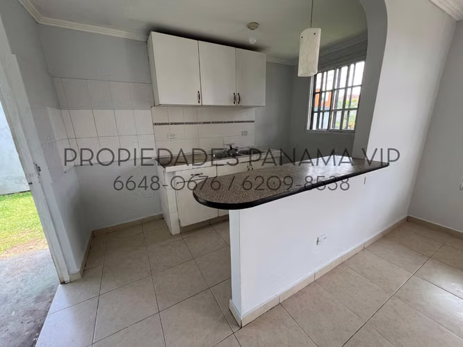 CASA para la VENTA en La Chorrera, Valle Dorado 