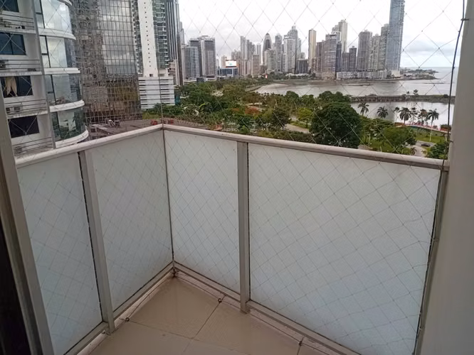 AlQUILO APTO AVENIDA BALBOA