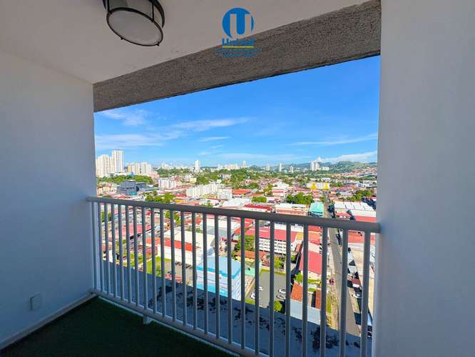 Apartamento en Alquiler Amoblado en Parque Lefevre - PH Alegría