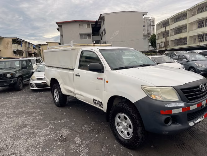 TOYOTA HILUX  2015 MANUAL - Imagen 2