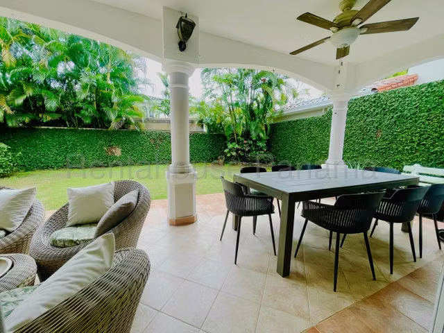 SE ALQUILA CASA DE DOS NIVELES EN COSTA DEL ESTE - Imagen 3