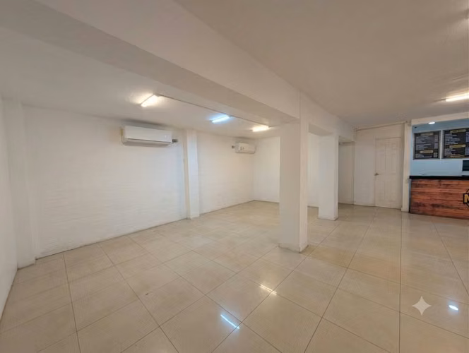 Oportunidad Estratégica en San Francisco: Casa Dúplex Comercial con Potencial Ilimitado - Imagen 5