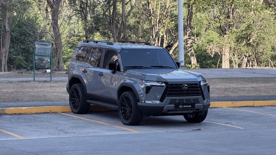 Lexus GX550 como nueva