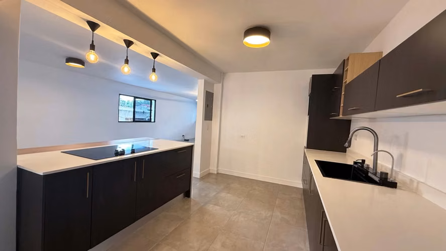 CASA MODERNA INDUSTRIAL 100% REMODELADA EN MIRAFLORES