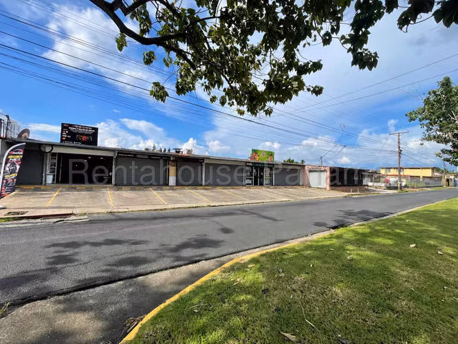 VENDO LOCAL COMERCIAL EN CHANIS LC27-2671