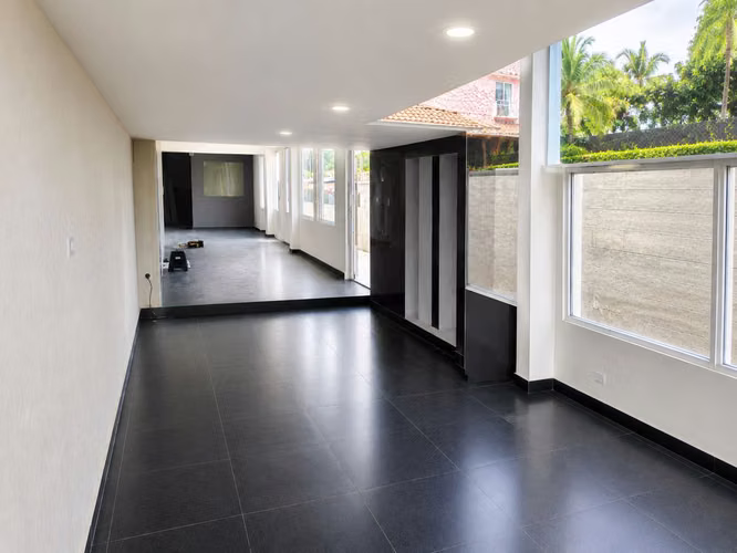 Local in San Francisco I 110 M ² 200 meters from multisquare