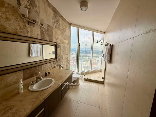 APARTAMENTO EN ALQUILER FRENTE AL MAR - TOTALMENTE AMOBLADO- AVENIDA BALBOA - Imagen 12